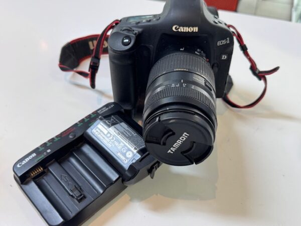 Canon Eos-1D Mark III mit Kit Tamron 70-300mm  | MIt Ladegerät   | Zustand: Gut – Bild 3