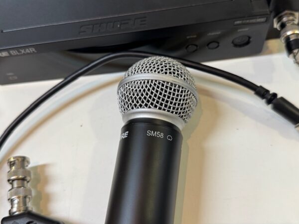 Shure BLX4R H8E Empfänger mit Mikrofon BLX2/SM58-H8E |   | Zustand: Sehr Gut – Bild 3