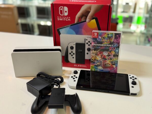 Nintendo Switch OLED mit Mario Kart 8 Deluxe | Mit Verpackung  |  Docking Station  |  Ladegerät   | Zustand: Sehr Gut | Farbe: weiss