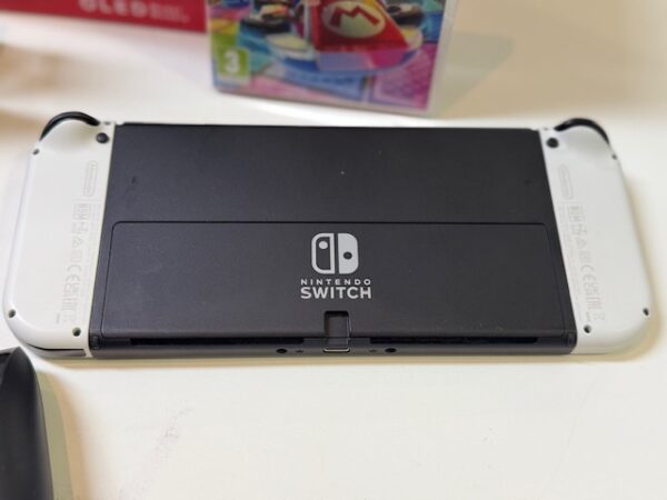Nintendo Switch OLED mit Mario Kart 8 Deluxe | Mit Verpackung  |  Docking Station  |  Ladegerät   | Zustand: Sehr Gut | Farbe: weiss – Bild 3