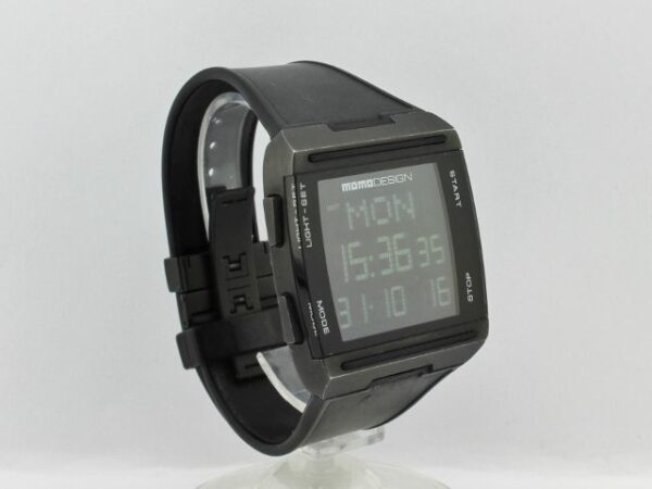 Momo Design Uhr GMT Digital MD178 Quartz Titanium | Mit Verpackung   | Zustand: Sehr Gut