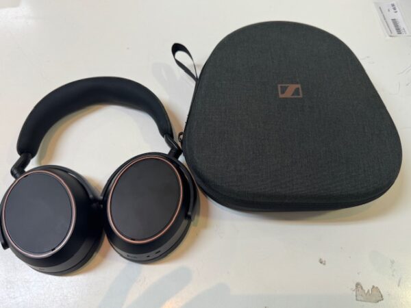 Sennheiser Momentum 4 Wireless Kopfhörer | Mit tasche   | Zustand: Sehr Gut – Bild 3