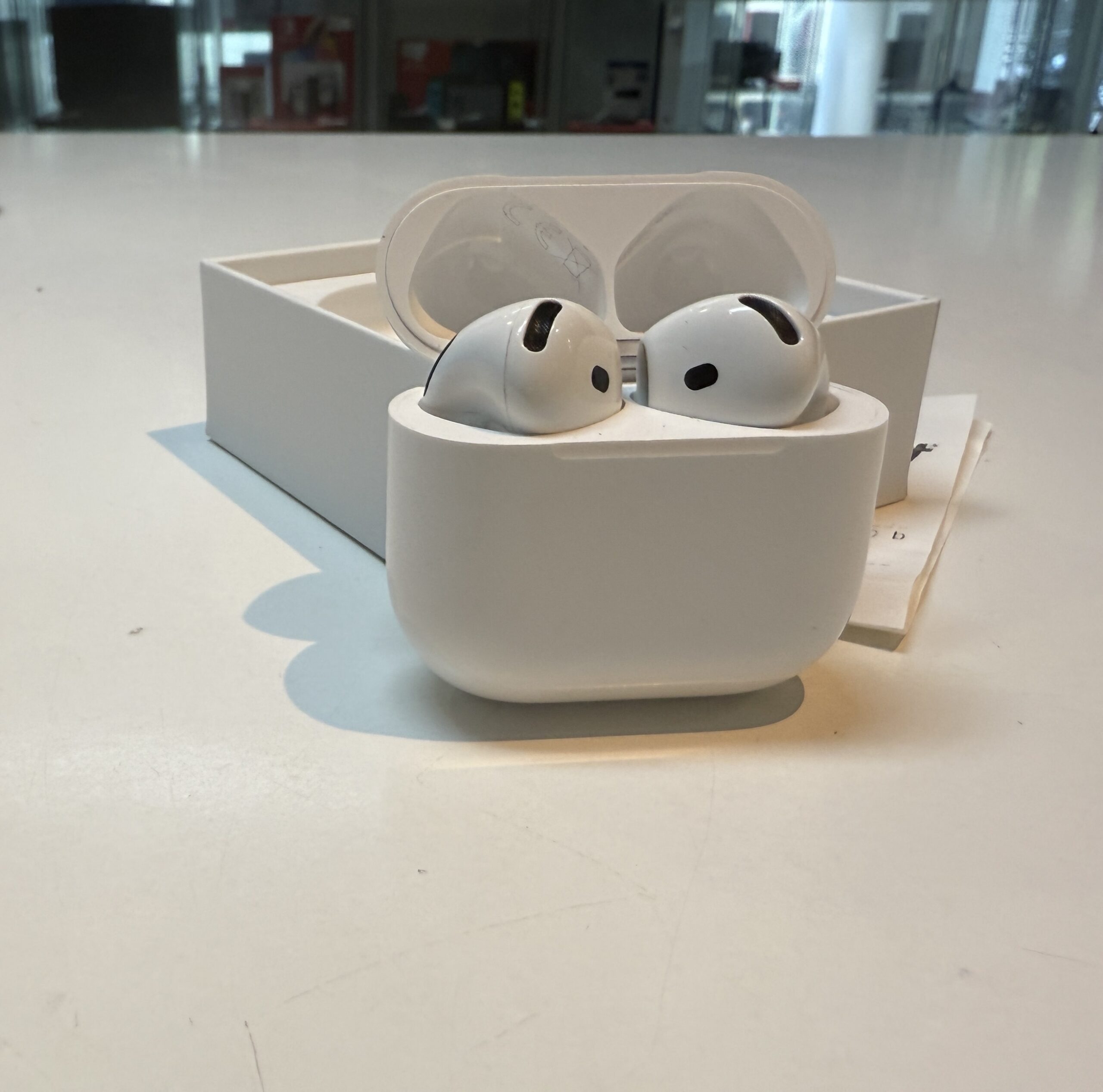 Airpods 4 Gen | MiT Verpackung Rechnung Original von MediaMarkt | Zustand: Wie Neu – Bild 2