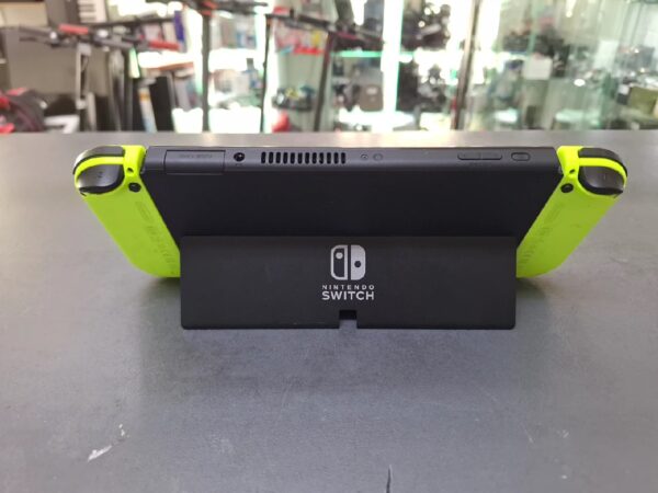 Nintendo Switch OLED | ohne dockingstation | ohne Ladegerät | Zustand: Sehr Gut | Farbe: schwarz – Bild 3