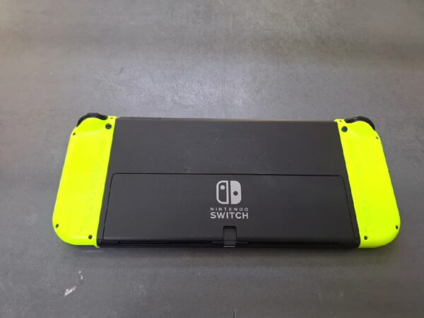 Nintendo Switch OLED | ohne dockingstation | ohne Ladegerät | Zustand: Sehr Gut | Farbe: schwarz – Bild 4