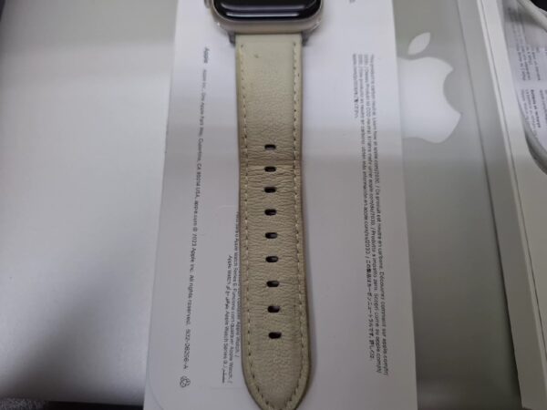Apple Watch Se (gps)  44 Mm (2. Generation) | mit Originalverpackung | Akku 100% | Das Armband wurde ersetzt | mit Ladegerät | Zustand: Sehr Gut – Bild 4