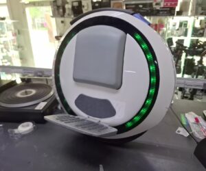 Ninebot One E | mit Ladegerat | Rad ohne Luft. nur 34 km geläuft