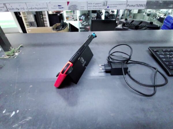 Nintendo Switch OLED | mit Ladegerät | ohne Zubehör |
 | Zustand: Sehr Gut | Farbe: schwarz – Bild 3