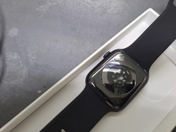 Apple Watch Series 9 (gps + Cellular) 45mm | Batterie 100% | GarantieGültig bis: 18 September 2025 | Hinten Sprung | Display hat Kratzer | Armbant dunkelschwartz | Zustand: In Ordnung – Bild 3