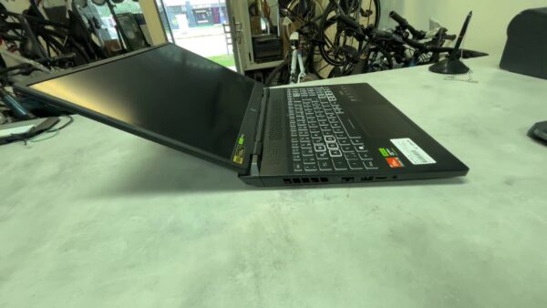 Acer Nitro 16   | Ryzen 7 7840hs |  16GB RAM  |  1TB  |  Nvidia Geforce RTX 4070 8GB | Zustand: Sehr Gut – Bild 5