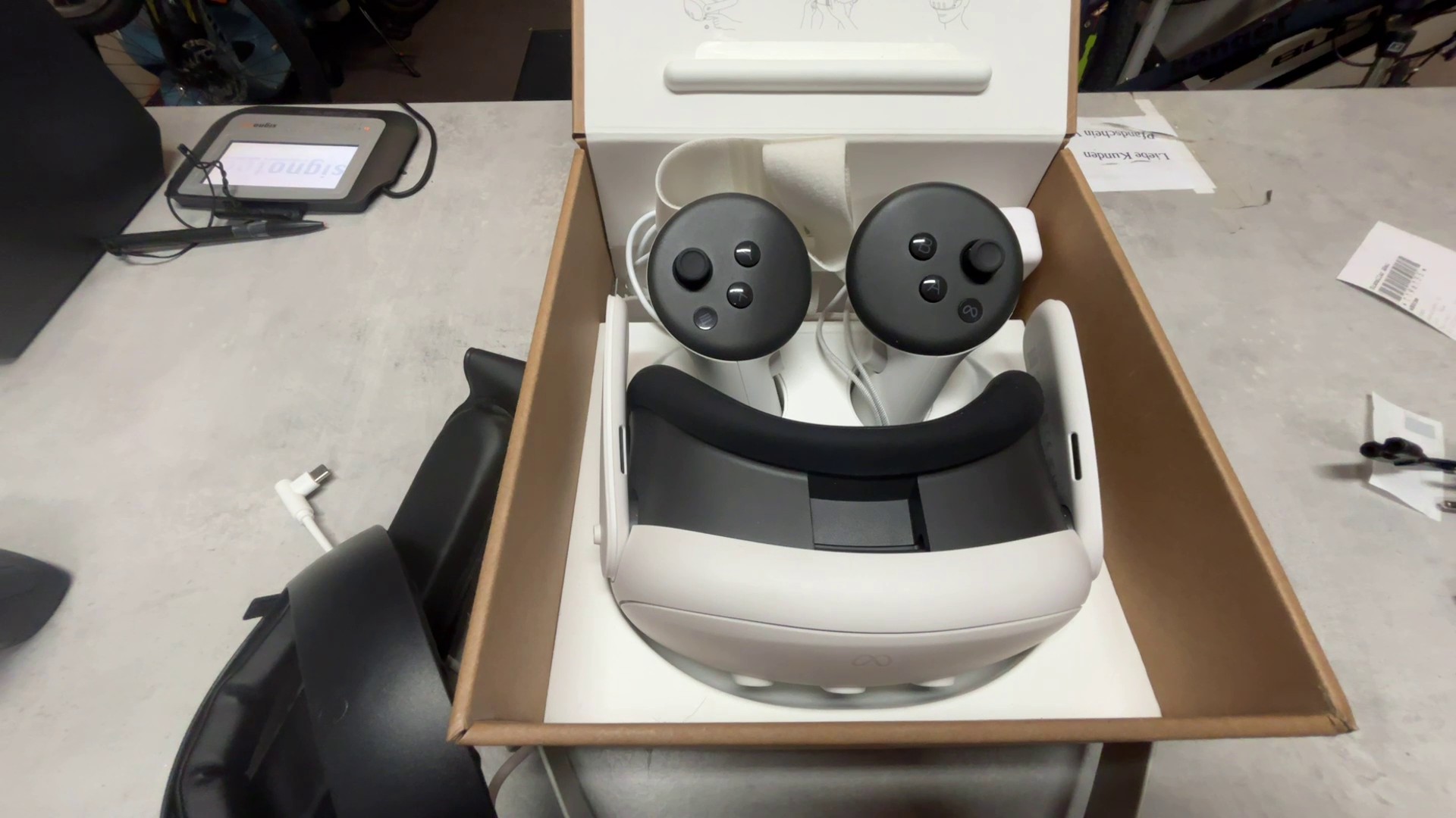 Meta Quest 3 128gb | mit extra Akku | mit Originalverpackung | Zustand:: Sehr Gut | Farbe: weiss – Bild 2