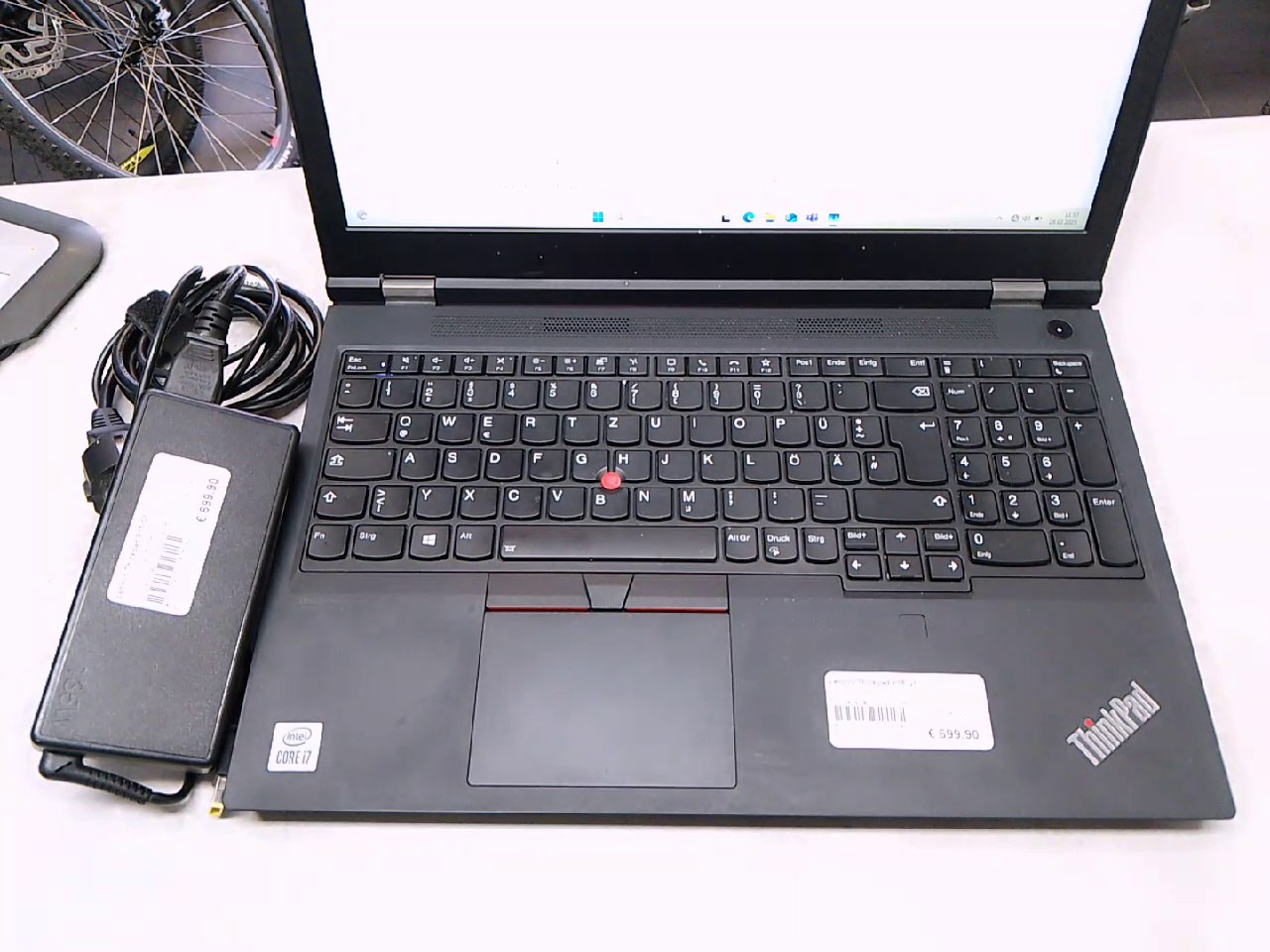 Lenovo Thinkpad P15 G1 | i7-10750H | 32GB RAM | 1TB SSD
Nvidia Quadro T2000 4GB | Zustand: Sehr Gut – Bild 3