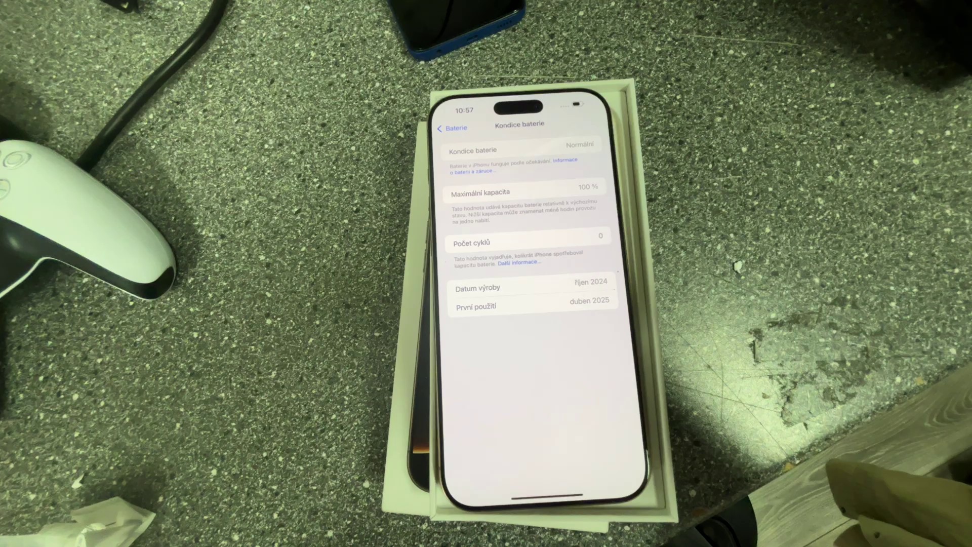 iPhone 16 Pro Max 256GB Titan Wüstensand | mit Originalverpackung | Wurde Die Verpackung zum Testen bei Uns aufgemacht !
Garantie
Gültig bis: 22 April 2026
Garantie
Gültig bis: 22 April 2026 | SimLock: A1 | Zustand: Neu – Bild 3