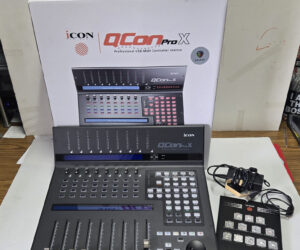 Qcon Pro X Professional Usb-midi | +Strom kabel +Usb 8 kabel  | mit Originalverpackung | Zustand: Wie Neu
