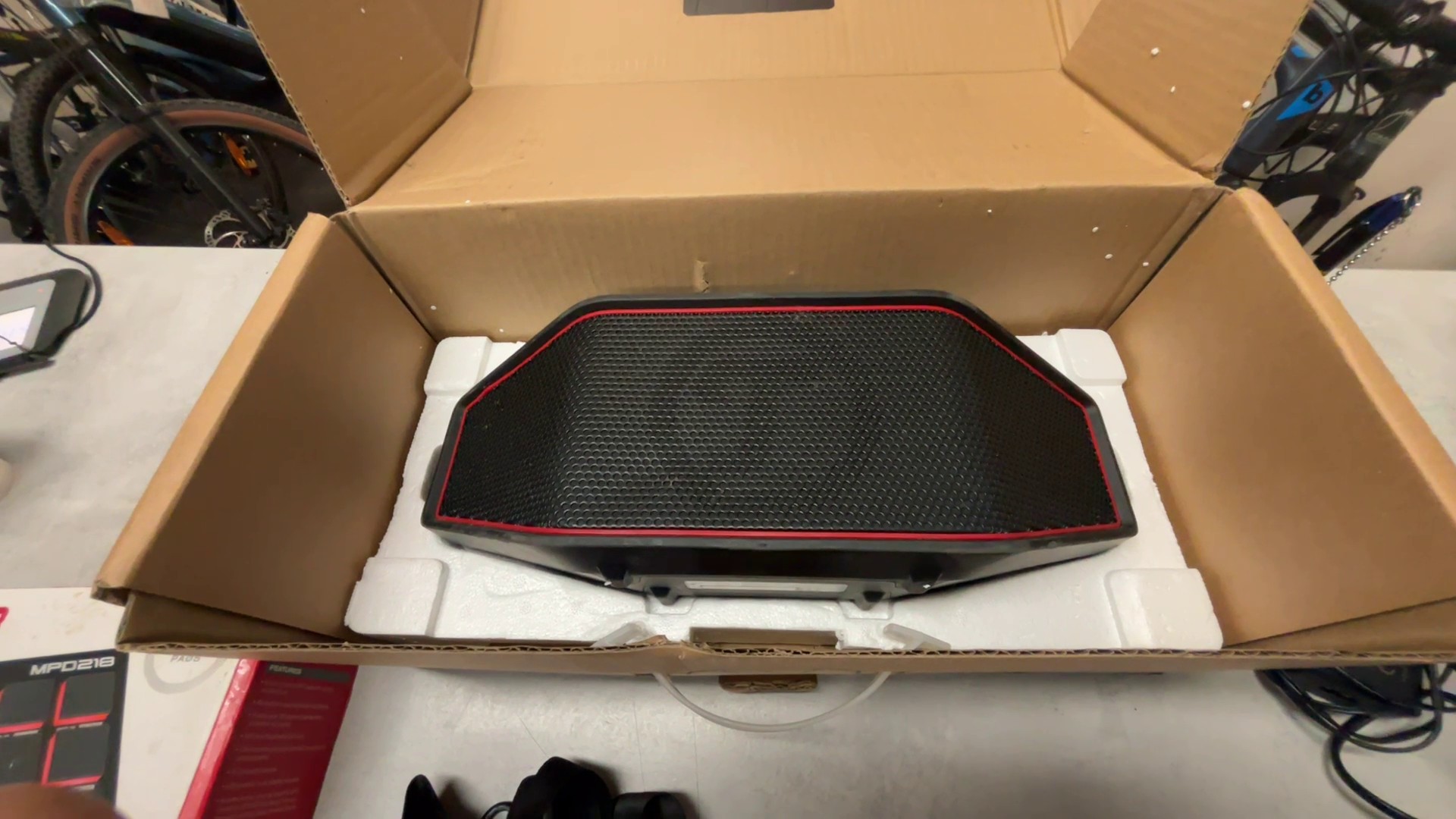 Teufel Rockster Cross Lautspreche | mit Originalverpackung Ladegerät mit ORG Rechnung vom 01.04.2024 | Zustand: Sehr Gut