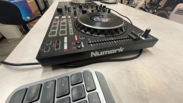 Numark Mixtrack Platinum Fx | Zustand: Gut – Bild 4