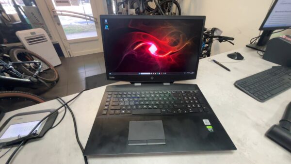 Hp Omen Laptop  Model:AX201NGW | I7-10750H | Rtx 2060 6G | 16GB RAM  | 512GB SSD  | Display wurde getaucht !  | Zustand: Gut