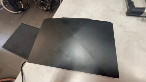 Hp Omen Laptop  Model:AX201NGW | I7-10750H | Rtx 2060 6G | 16GB RAM  | 512GB SSD  | Display wurde getaucht !  | Zustand: Gut – Bild 3