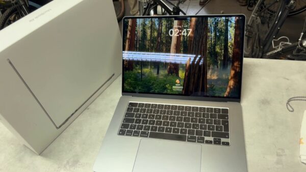 Macbook Air M2 2023 15,3 Zoll  | Macbook Air2. 16GB RAM | 1TB SSD | Akku 99%.zyklen 84.mit Originalverpackung mit org. Rechnung.Ladegerät.von 16.06.2023 | Zustand: Sehr Gut – Bild 2