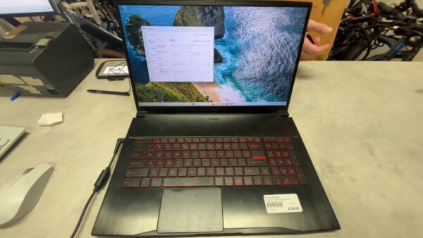 Msi Ms-17f6 Laptop  | I5-10300H | 16GB RAM | 512GB SSD 
Nvidia Geforce GTX 1650  | Zustand: Gut