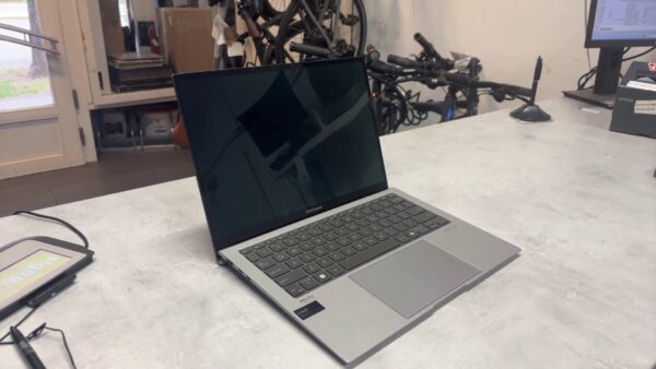 Asus Zenbook Ux5304m | Intel Core Ultra 7 155U |  32Gb RAM |  1Tb SSD |  Ladegerät | Zustand: Sehr Gut