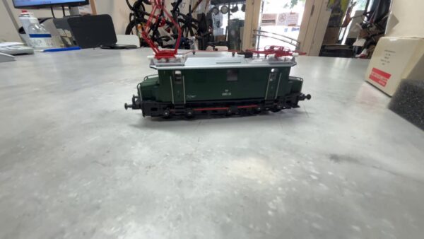 Klein Modellbahn E-lok Baureihe 1080.19 Der Öbb | mit Originalverpackung | Zustand: Wie Neu – Bild 2
