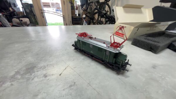 Klein Modellbahn E-lok Baureihe 1080.19 Der Öbb | mit Originalverpackung | Zustand: Wie Neu – Bild 3