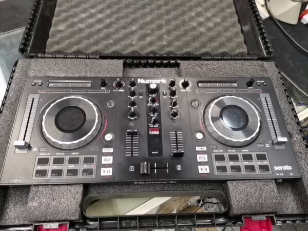 Numark Mixtrack  | Koffer  | Zustand: Sehr Gut