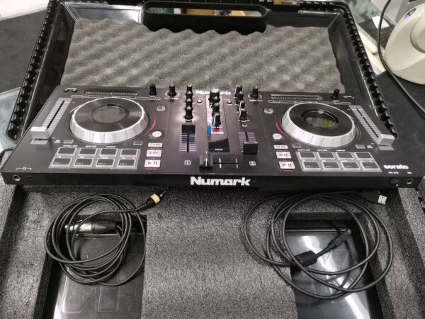 Numark Mixtrack  | Koffer  | Zustand: Sehr Gut – Bild 2