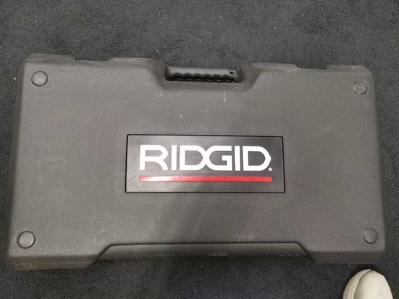 Ridgid 690-i Handbetriebener Rohreinfädler. | Koffer