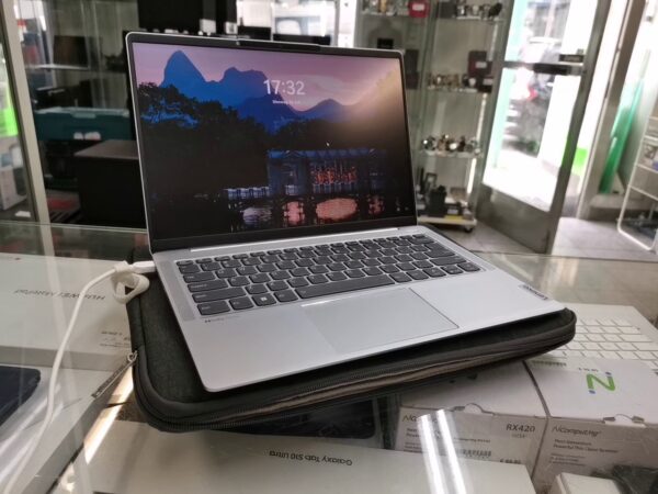 Lenovo -Pro I7-1260 P 2.10 Ghz  | 16 |0 GB Ram 512 GB SSD Windows 11 Home  | Zustand: Wie Neu – Bild 3