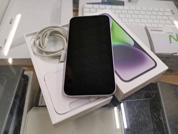 iPhone 14 128GB | Akku 84%display zerkrazt  | SimLock: Frei | Zustand: In Ordnung | Farbe: violett – Bild 4