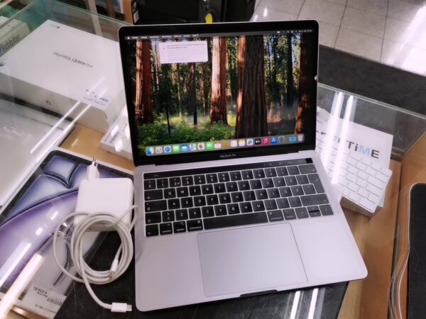 Apple Macbook Pro Intel Core I5  | 16 0 GB Ram 256 gb ssd 53 ladezyklen Mit Ladegerät  | Zustand: Sehr Gut