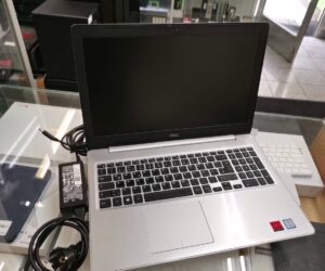 Dell Inspirion 5570  Core I7 -8550u | 8 |0 GB RAM 256 GB SSD Windows 10 | Zustand: Sehr Gut