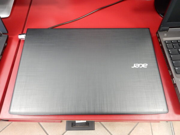 Acer Aspire E15 | Core i5-7200U | Nvidi Geforce 2GB | 8GB RAM |  1TB HDD | Zustand: Sehr Gut – Bild 2