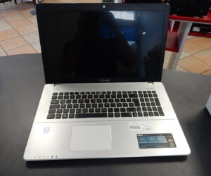 Asus Sonic Master | core i5-4210U | 4GB RAM | 500GB HDD
Windows 7 | Zustand: Sehr Gut