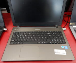 Medion Akoya | Intel Celeron N2830 | 8GB RAM | 110 GB SSD |  Windows 10 | Zustand: Sehr Gut