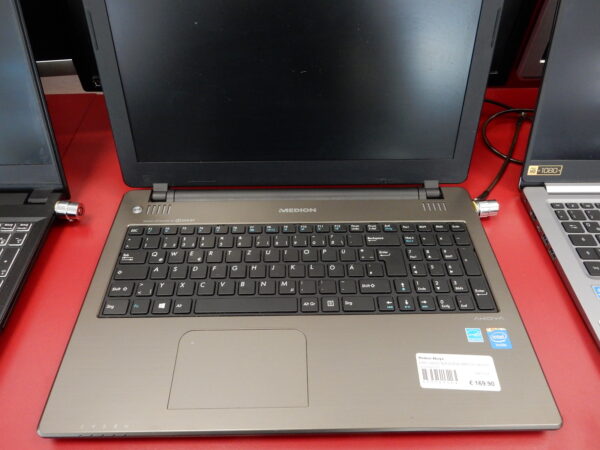 Medion Akoya | Intel Celeron N2830 | 8GB RAM | 110 GB SSD |  Windows 10 | Zustand: Sehr Gut