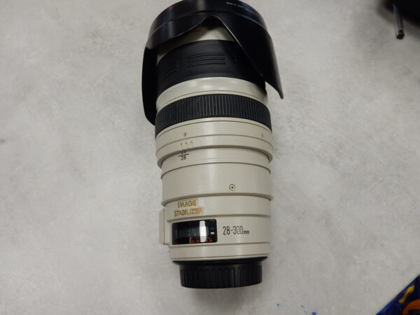 Canon EF 28-300mm 3.5-5.6 L IS USM | Zustand: Sehr Gut – Bild 3
