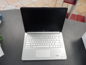 Hp Notebok | AMD RADEON 3020e |  4GB RAM |  64GB SSD |  Windows 11. Ladegerät  | Zustand: Sehr Gut