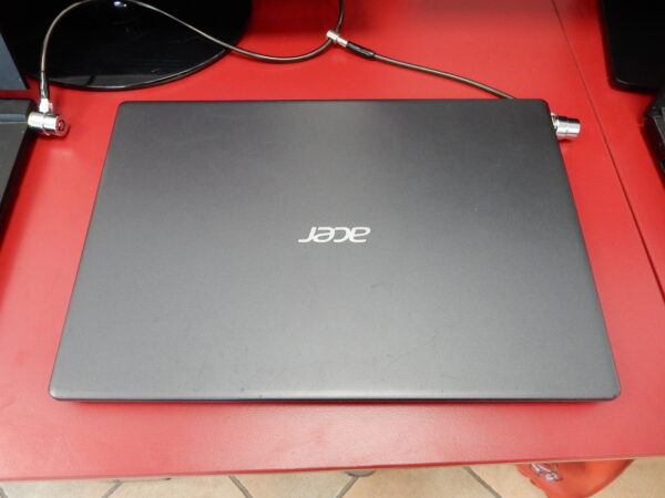 Acer Aspire3 | AMD A4-912e |  8GB RAM | 1TB HDD | Windows 10 | Zustand: Sehr Gut – Bild 2