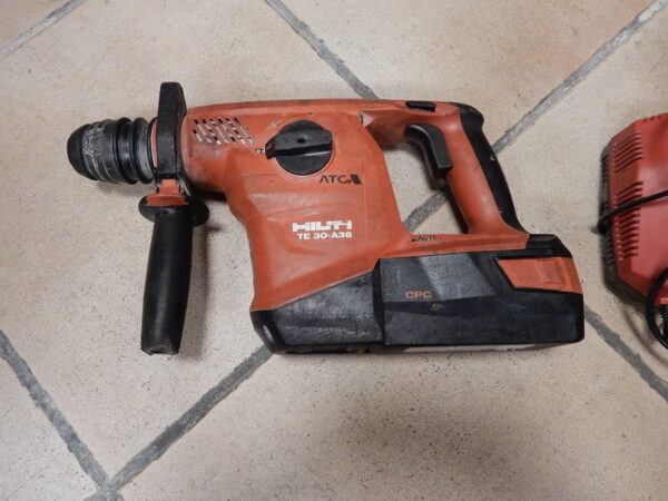 Hilti Te 30-a36 Akuu | Ladegerät + Akuu | Zustand: Gut