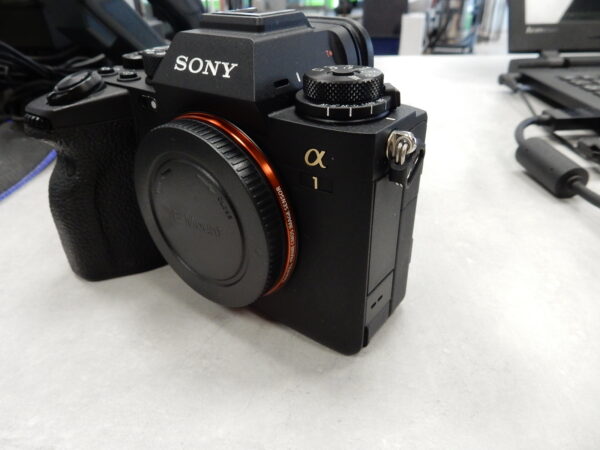 Sony Alpha 1  | mit Akku und Ladegeräzt |  wenig benutzt | Zustand: Sehr Gut – Bild 3