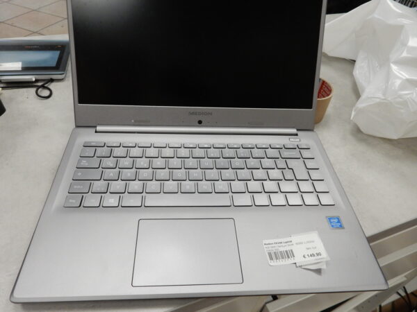 Medion E6248 Laptop | 4Gb RAM |  Pentium Silver  N5000 1 |10GHz |  256Gb SSD | Zustand: Sehr Gut