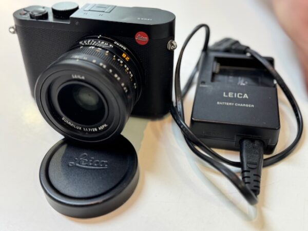 Leica Q Typ 116 Digitalkamera  | Mit Ladegerät | Zustand: Gut – Bild 2