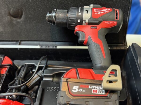 Milwaukee M18 BLPD2-502X Akku-Schlagbohrschrauber inkl. Koffer + 2 Akkus 5.0Ah | Mit Koffer  |  Ladegerät  |  2 Akkus   | Zustand: Sehr Gut – Bild 3
