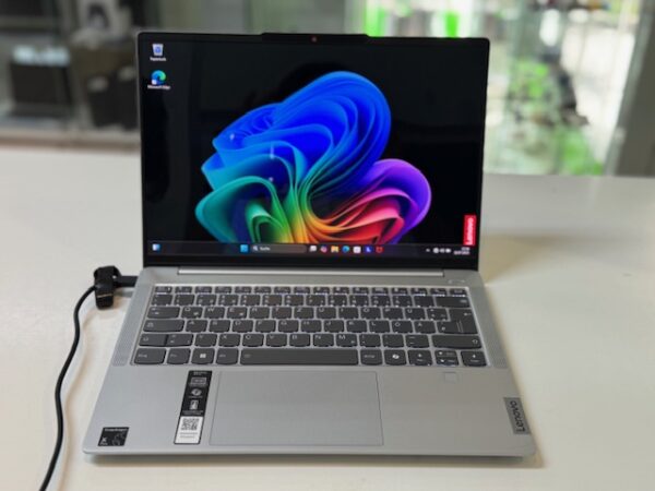 Lenovo Ideapad Slim 5 14Q8X9 | Snapdragon X Plus-X1P42100  |  16GB Ram  |  1TB SSD  |  Windows 11  |  mit Rechnung von Mediamarkt 26.06.25  |  Ohne Verpackung  |  mit Ladegerät  | Zustand: Wie Neu – Bild 2