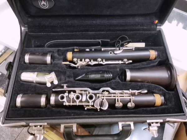 F. Arthur Uebel Clarinets B-621-AU | Koffer