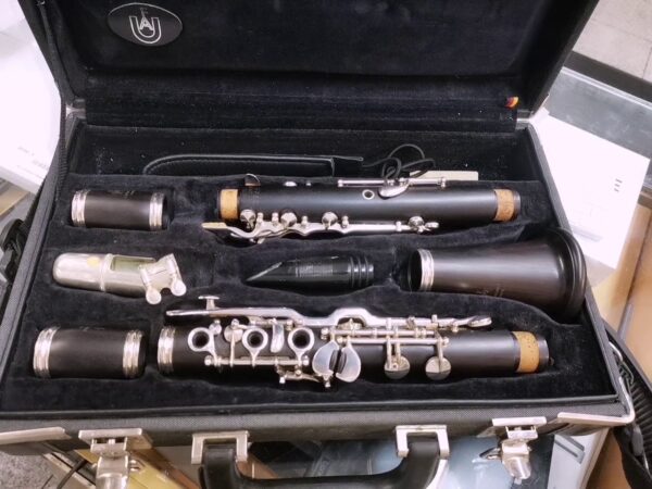F. Arthur Uebel Clarinets B-621-AU | Koffer – Bild 2