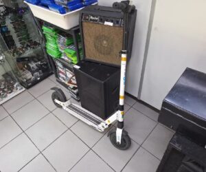 E-twow Scooter | mit Ladegerät
